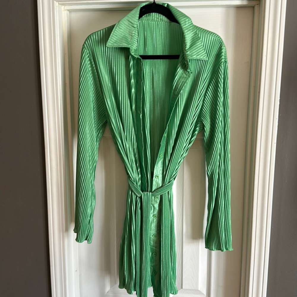 Button down tie waist dress sz M